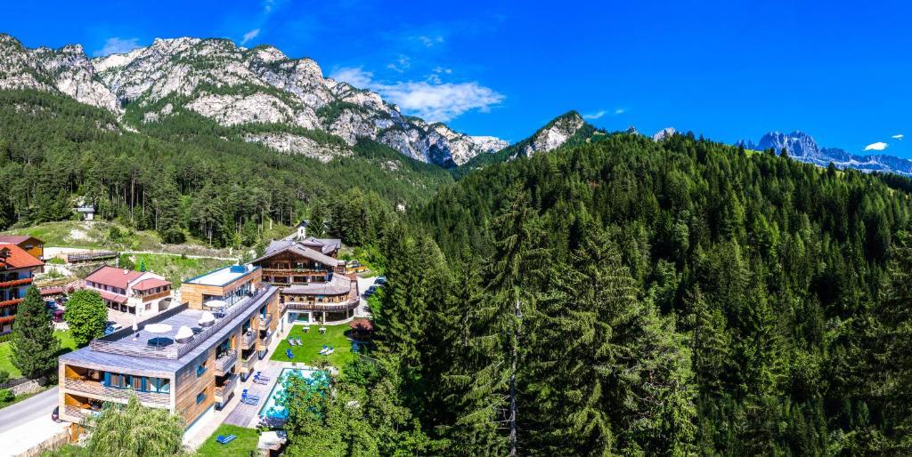 Hotel Pine Tires Εξωτερικό φωτογραφία