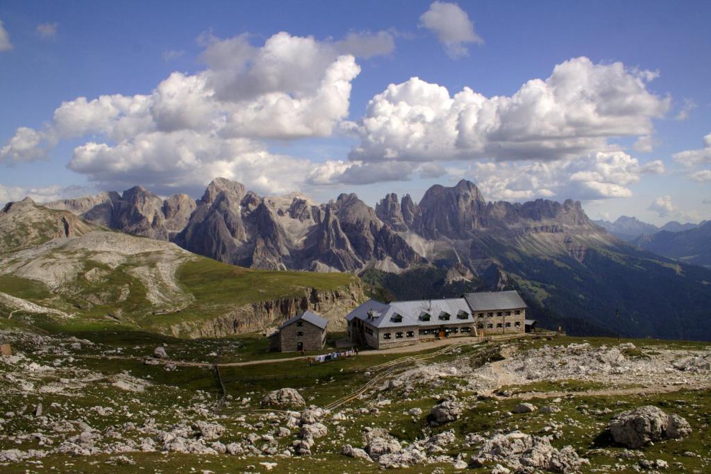 Hotel Pine Tires Εξωτερικό φωτογραφία